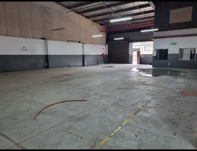 539M² WAREHOUSE TO LET IN VINTONIA